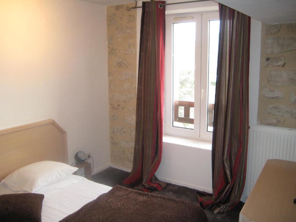 Hotel Restaurant Du Mee Le Mée-sur-Seine Room photo
