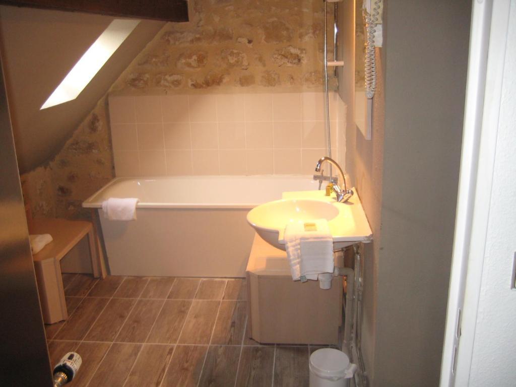 Hotel Restaurant Du Mee Le Mée-sur-Seine Room photo
